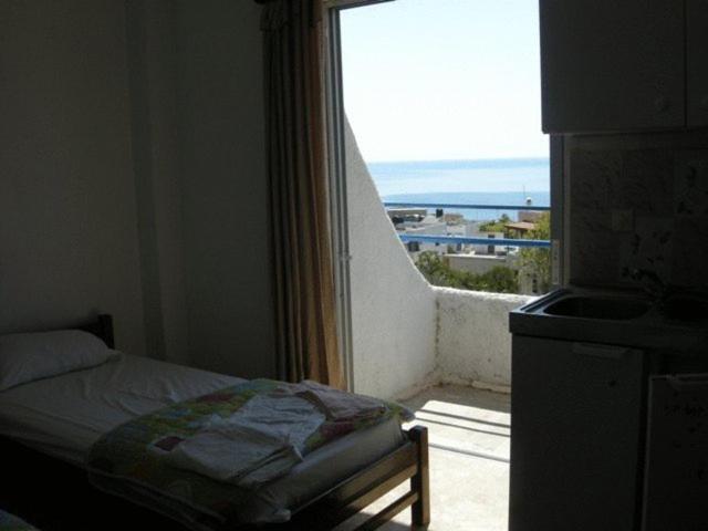 Efrosyni Apartments Agia Marina  Exterior foto